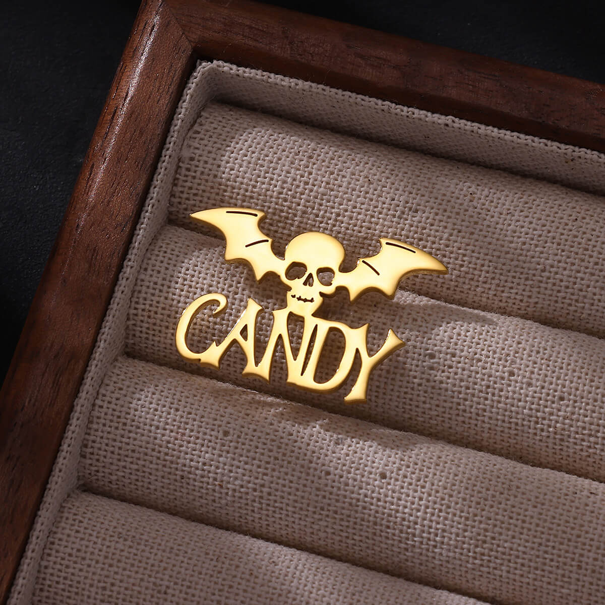 Customized Name Skeleton Bat B - Women Accessories Name recension och pris